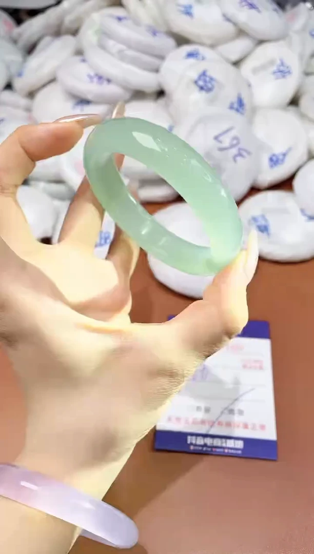 玛瑙/玉髓手镯未镶嵌560