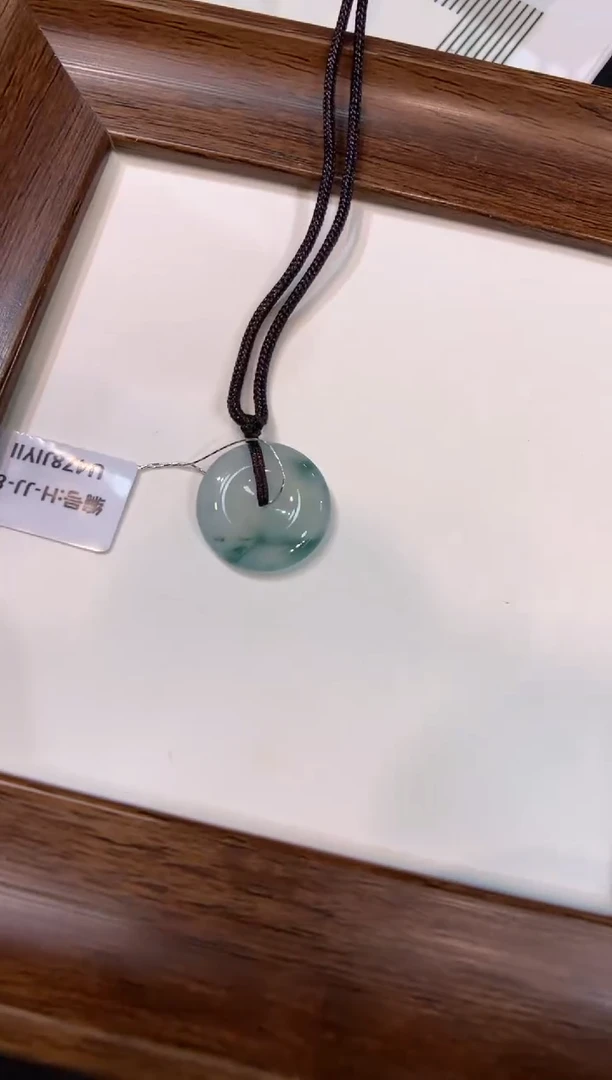 颈饰未镶嵌翡翠平安扣1