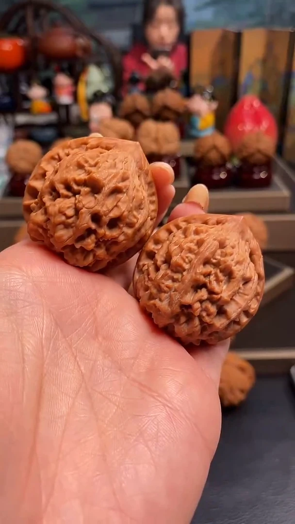 【闪购商品】文玩核桃把件H275龙墩39