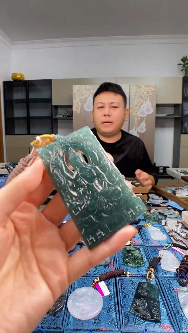 颈饰未镶嵌翡翠多样性发其一