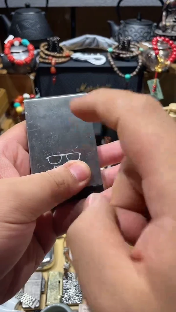 瓷片闪购商品 如图所示