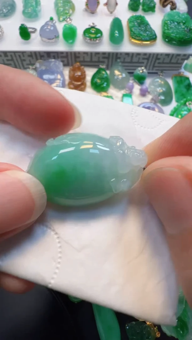 翡翠18K金镶嵌吊坠(不含链)680