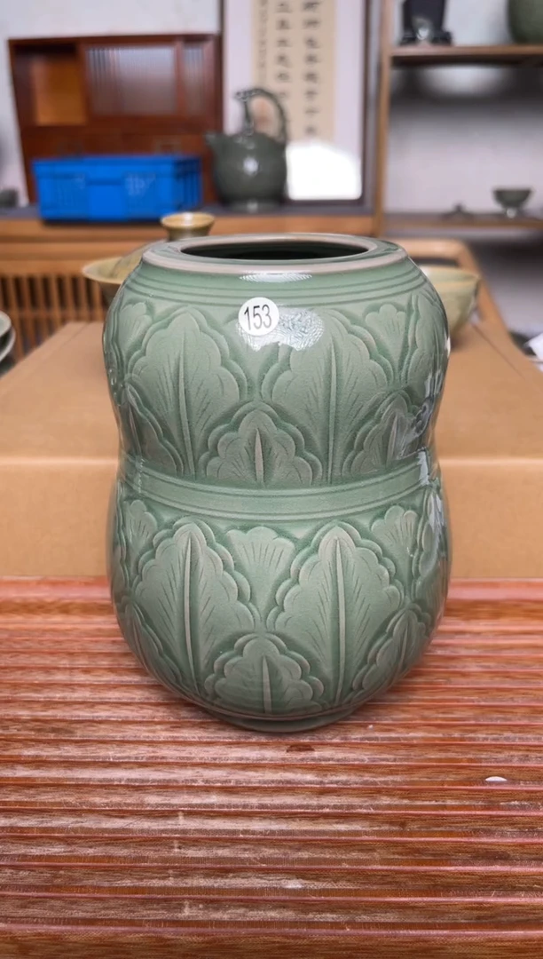 瓷器153纯手工秘色茶叶罐 微瑕无盖