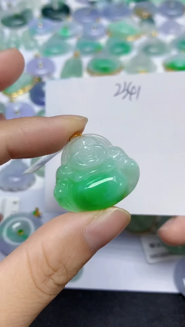 翡翠18K金镶嵌颈饰11111111111