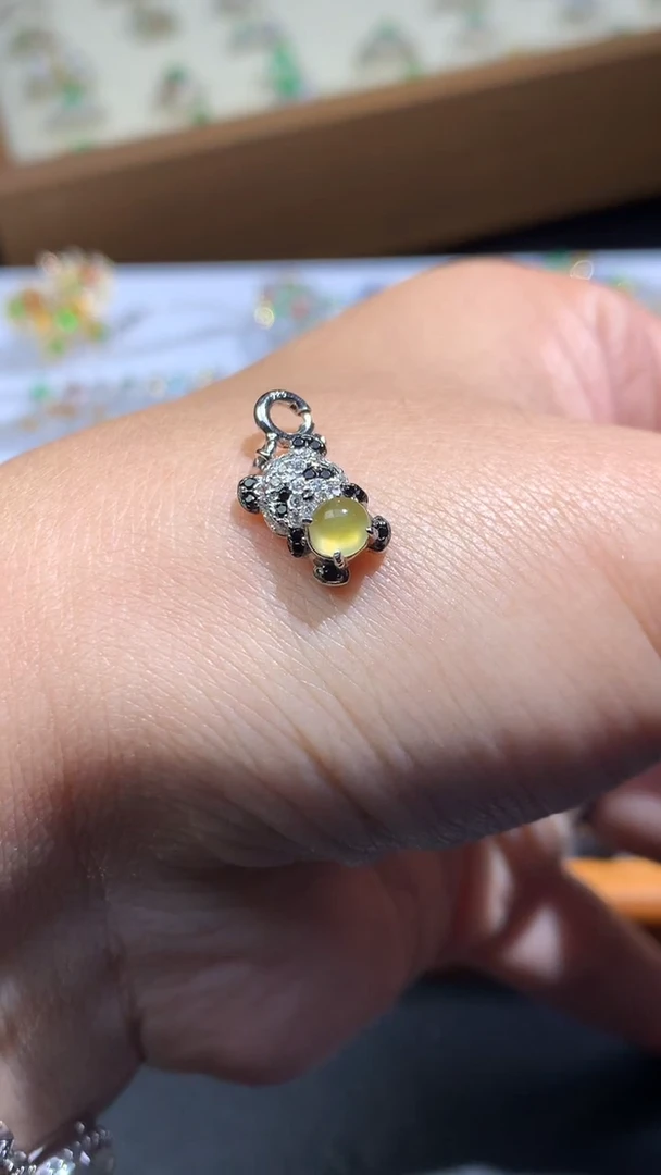 颈饰未镶嵌翡翠净货