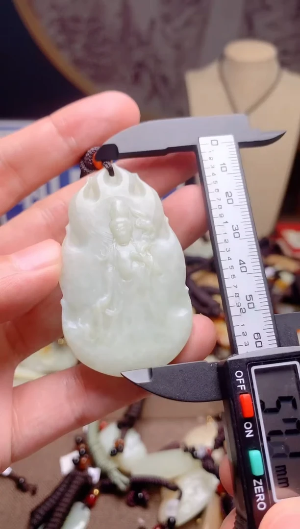 和田玉未镶嵌颈饰1