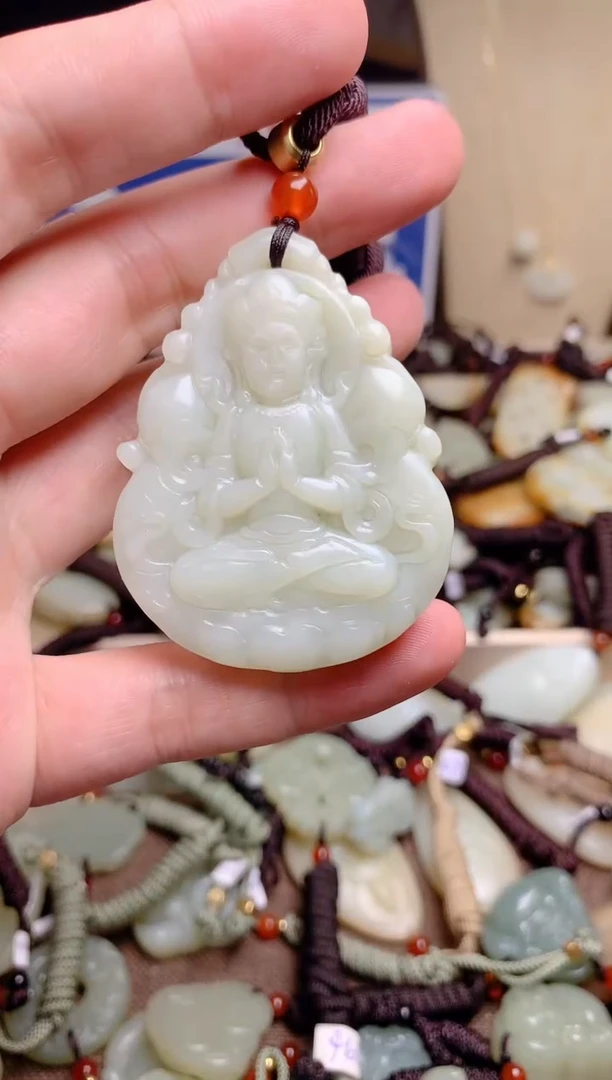 和田玉未镶嵌颈饰1