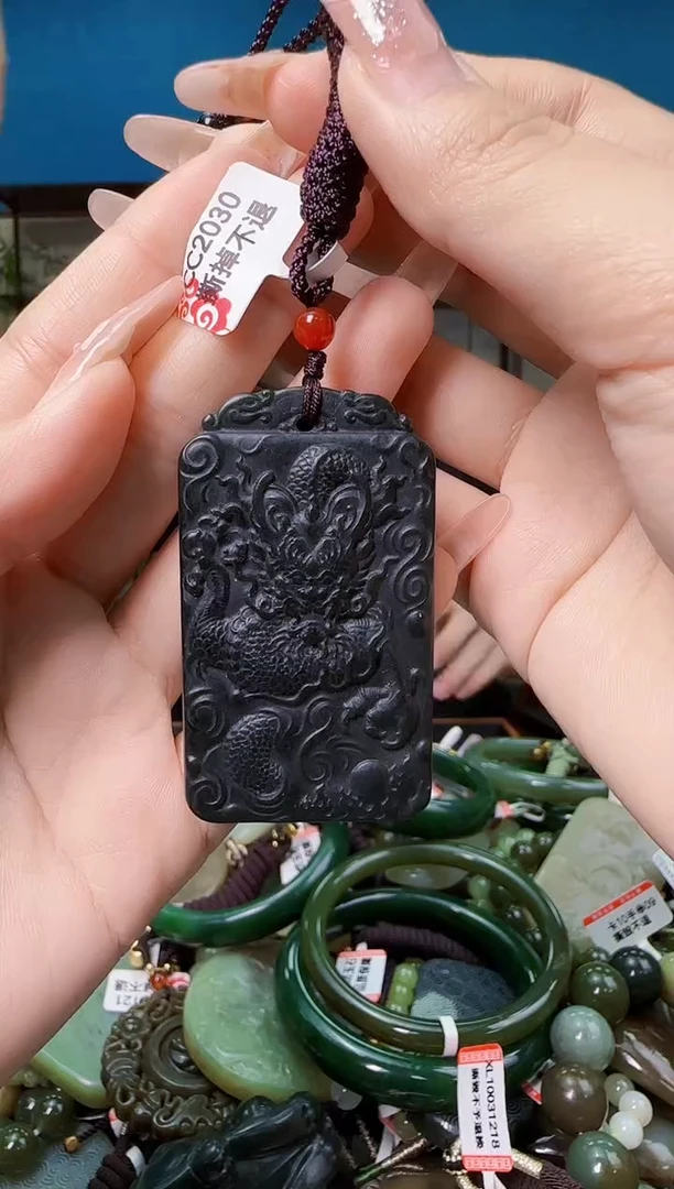 颈饰未镶嵌和田玉多样性发一