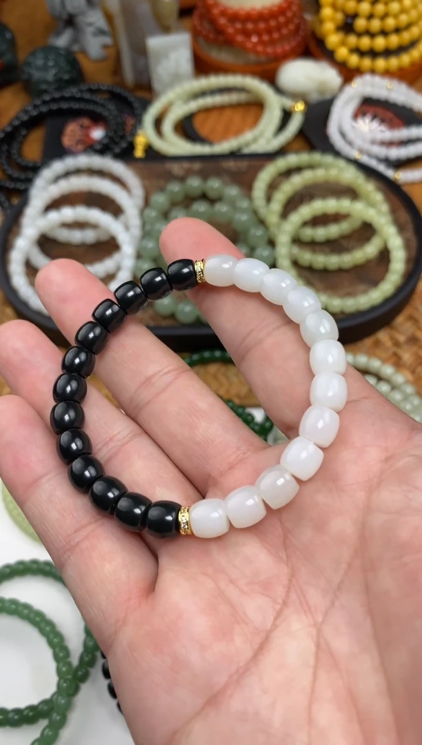 颈饰未镶嵌和田玉手串