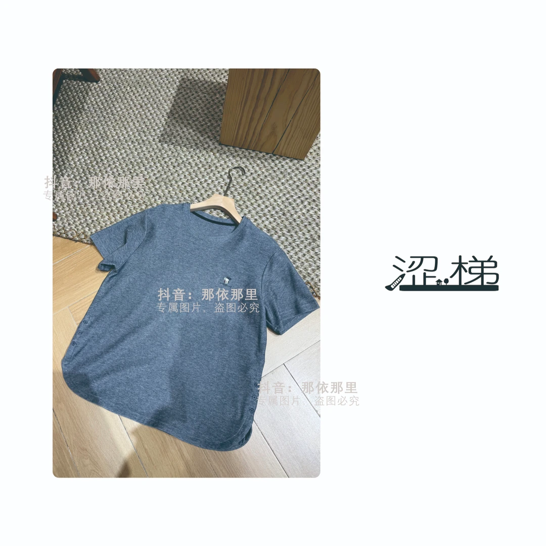 51999【女装-短袖T恤】圆领纯色圆弧下摆纽扣开叉短袖T恤女上衣