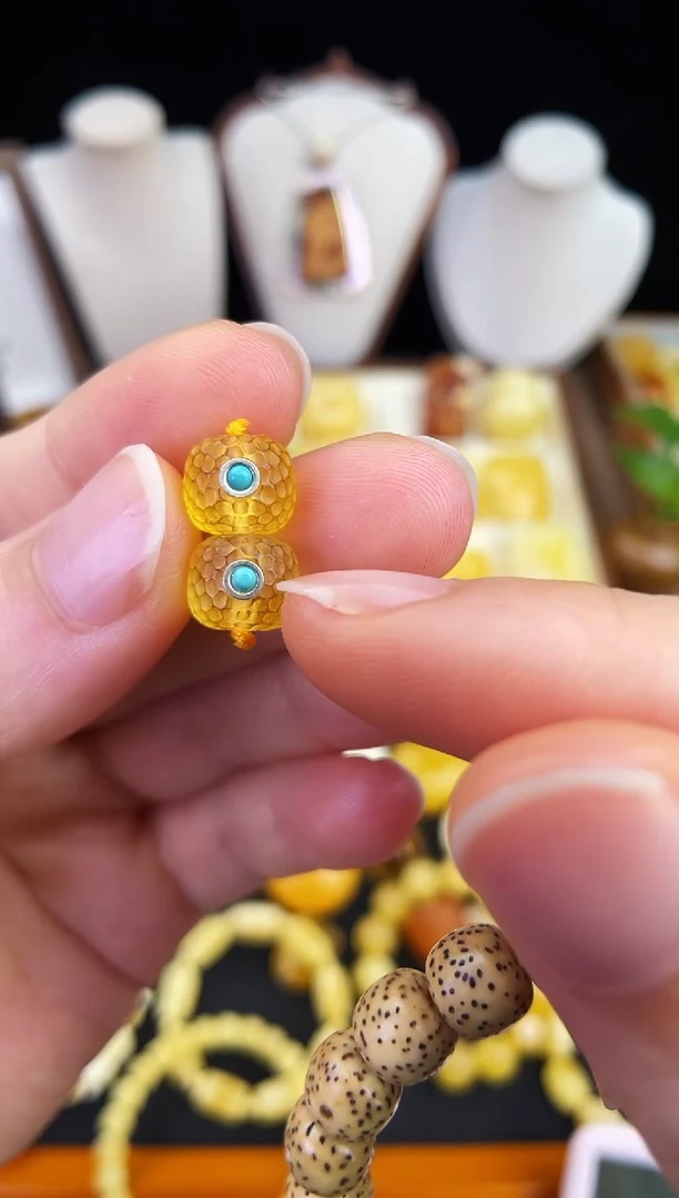 琥珀未镶嵌珠宝奇石多样性发其一