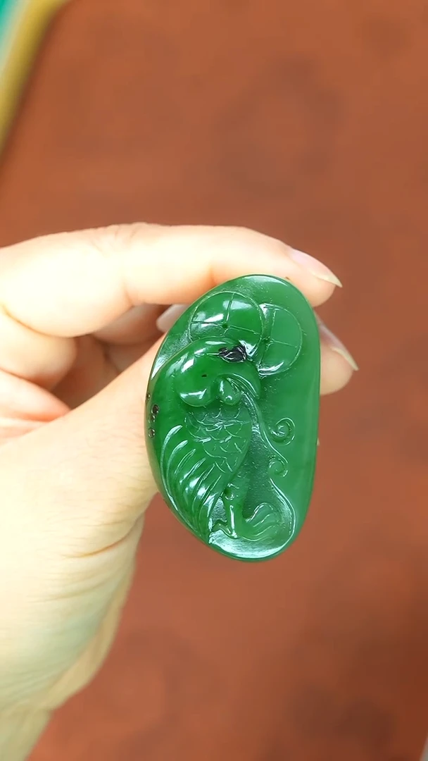 颈饰未镶嵌和田玉吊坠