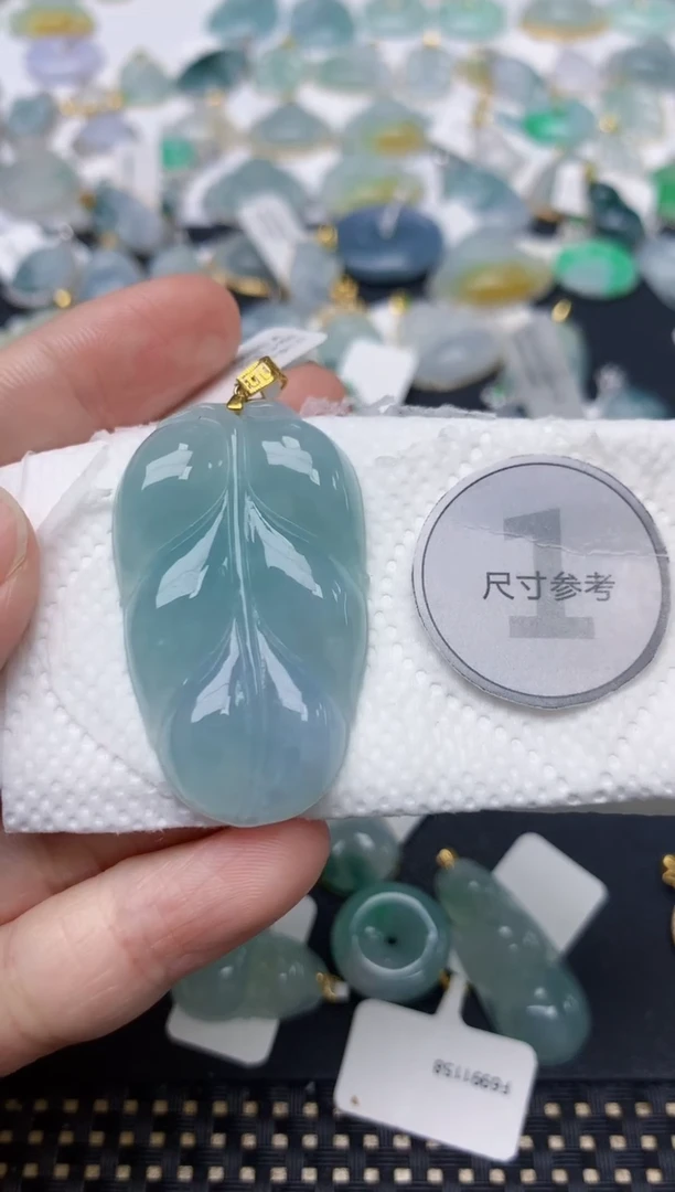 颈饰18K金镶嵌翡翠天然缅甸A货翡翠