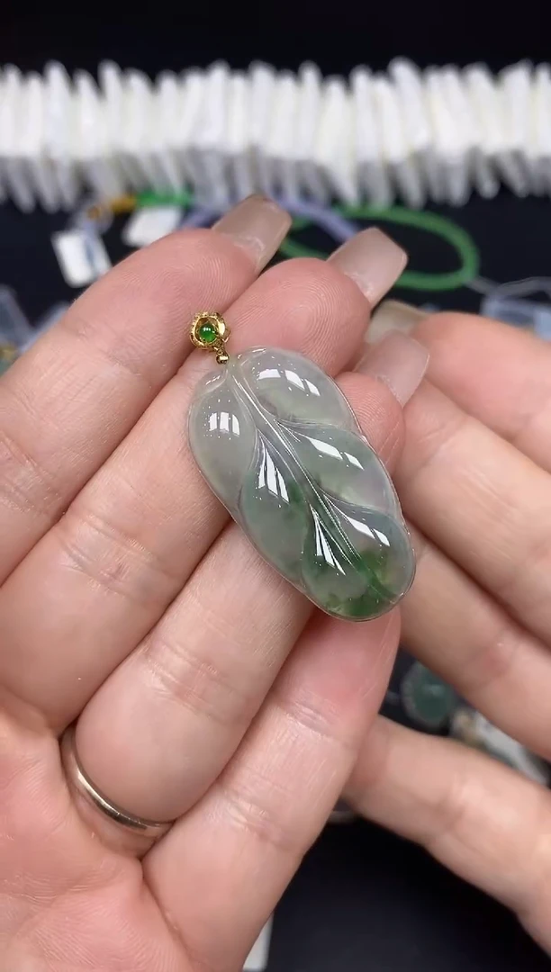 吊坠(不含链)18K金镶嵌翡翠叶子18K金扣镶嵌@@CMT1202-2