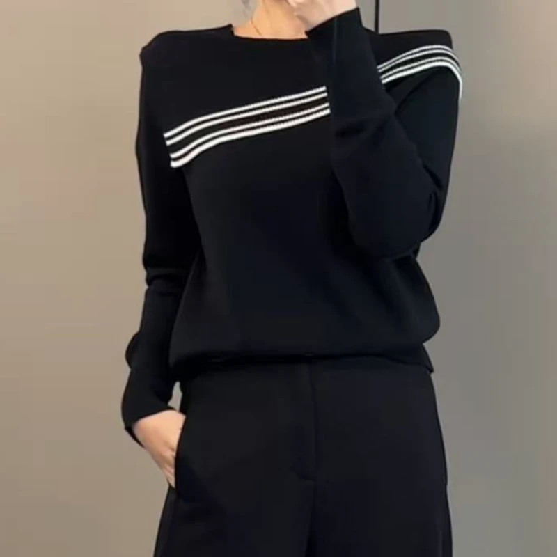 今年流行穿搭2025秋冬新款温柔风拼接条纹一字领毛针织衫长袖上衣