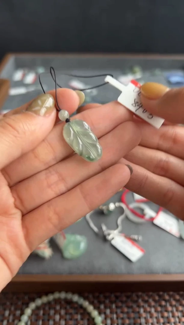 【闪购商品】翡翠吊坠(不含链)未镶嵌846号