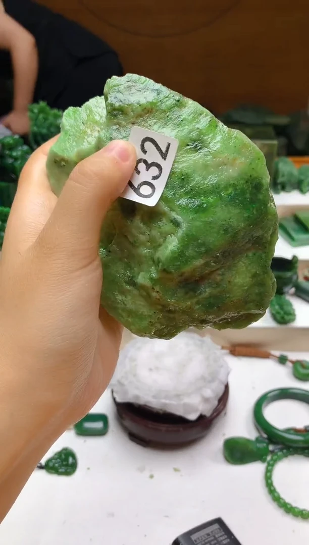 和田玉（碧玉）未镶嵌珠宝半成品0