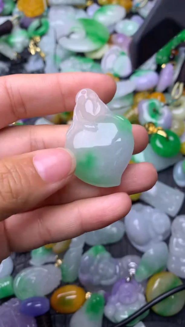 颈饰未镶嵌翡翠缅甸翡翠吊坠