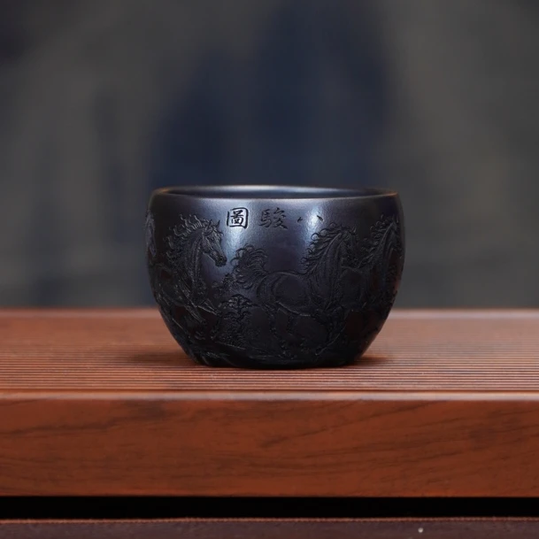 宜兴全手工原矿正宗茶具石黄刻绘八骏马自用大气水缸杯紫砂主人杯