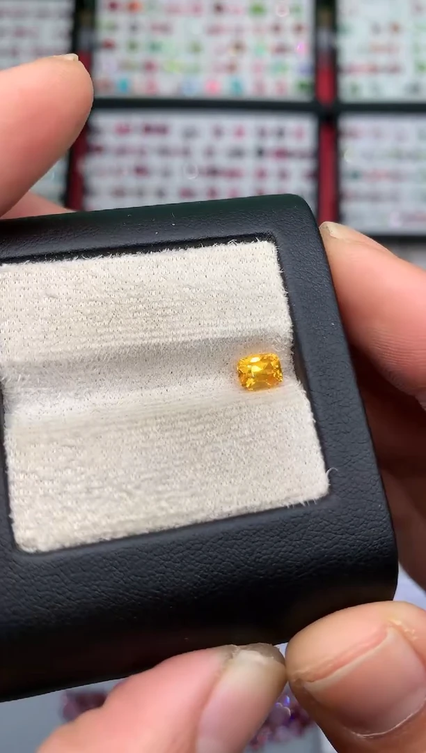 【闪购商品】蓝宝石裸石未镶嵌黄蓝宝1.01ct