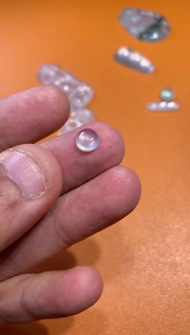 【闪购商品】翡翠颈饰未镶嵌蛋面180