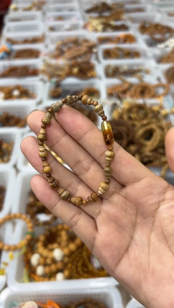 琥珀吊坠(赠链)未镶嵌diy库克卡8mm*6mm左右 葫芦楼兰妖花单圈