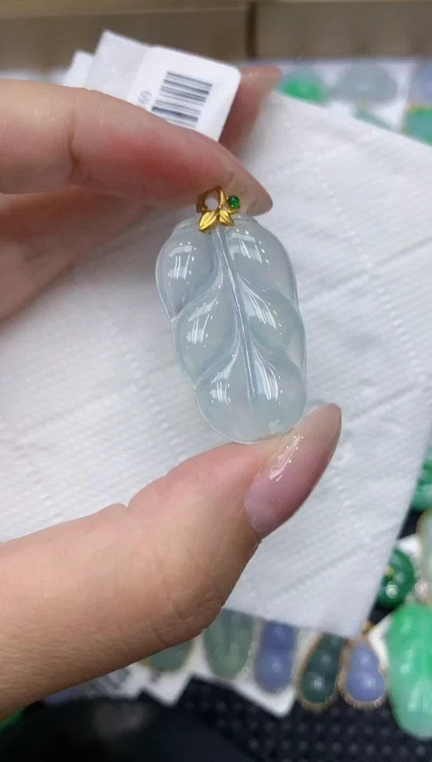 翡翠18K金镶嵌颈饰111111111