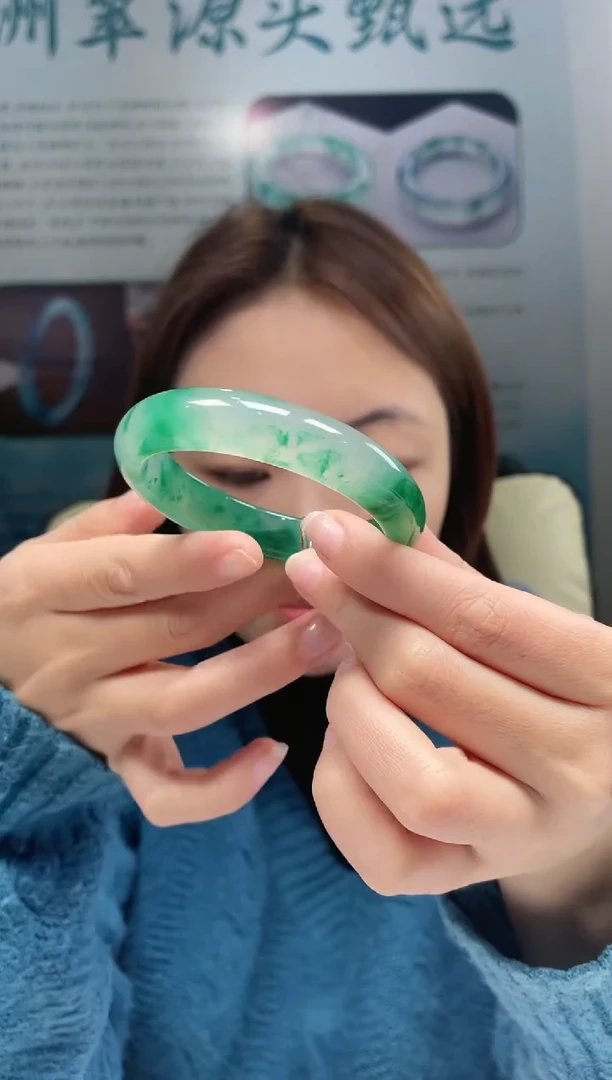 【闪购商品】石英质玉手镯未镶嵌非洲翠手镯多样性发货