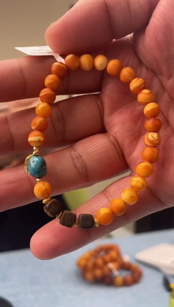 未镶嵌蜜蜡珠宝奇石尼*0，假一罚十 发其一