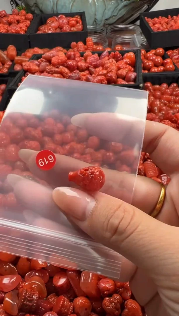 颈饰未镶嵌南红玛瑙1