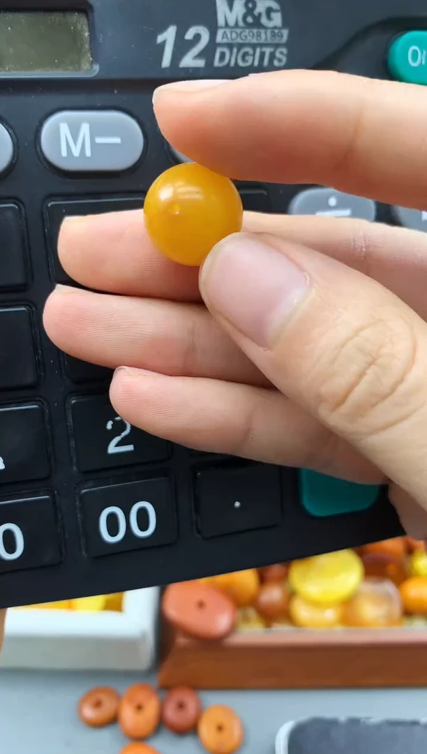 未镶嵌琥珀珠宝奇石13