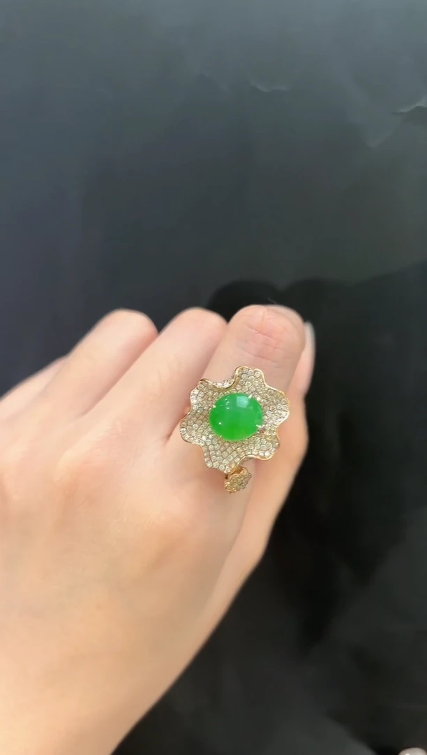 18K金镶嵌戒指翡翠荷叶边戒指10圈多人不退不换