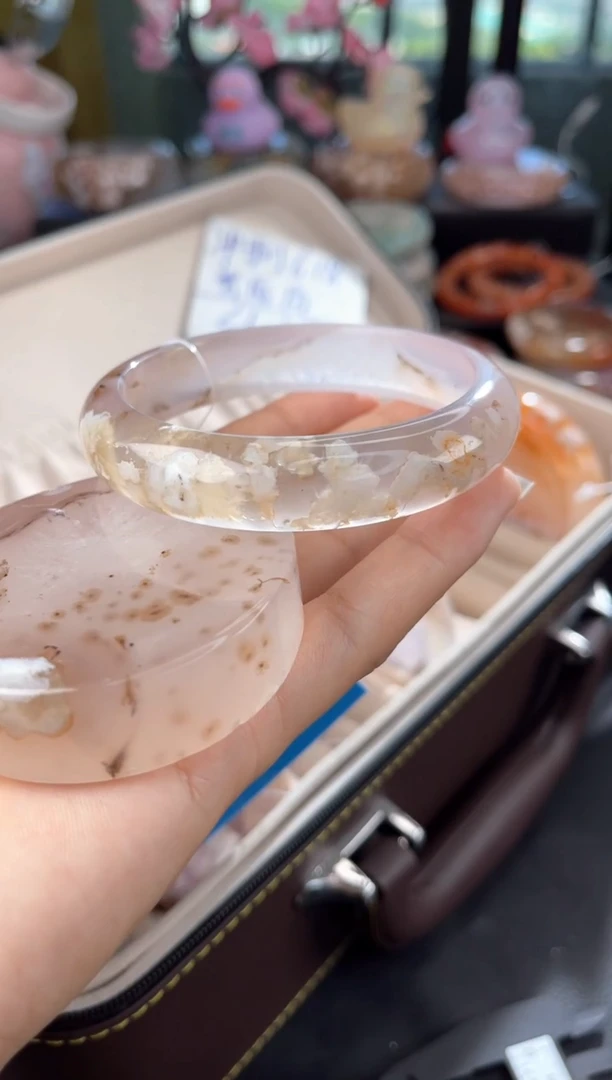 石英质玉手镯未镶嵌60