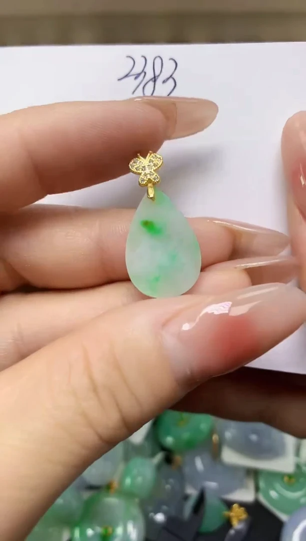 翡翠未镶嵌颈饰 天然缅甸翡翠A货