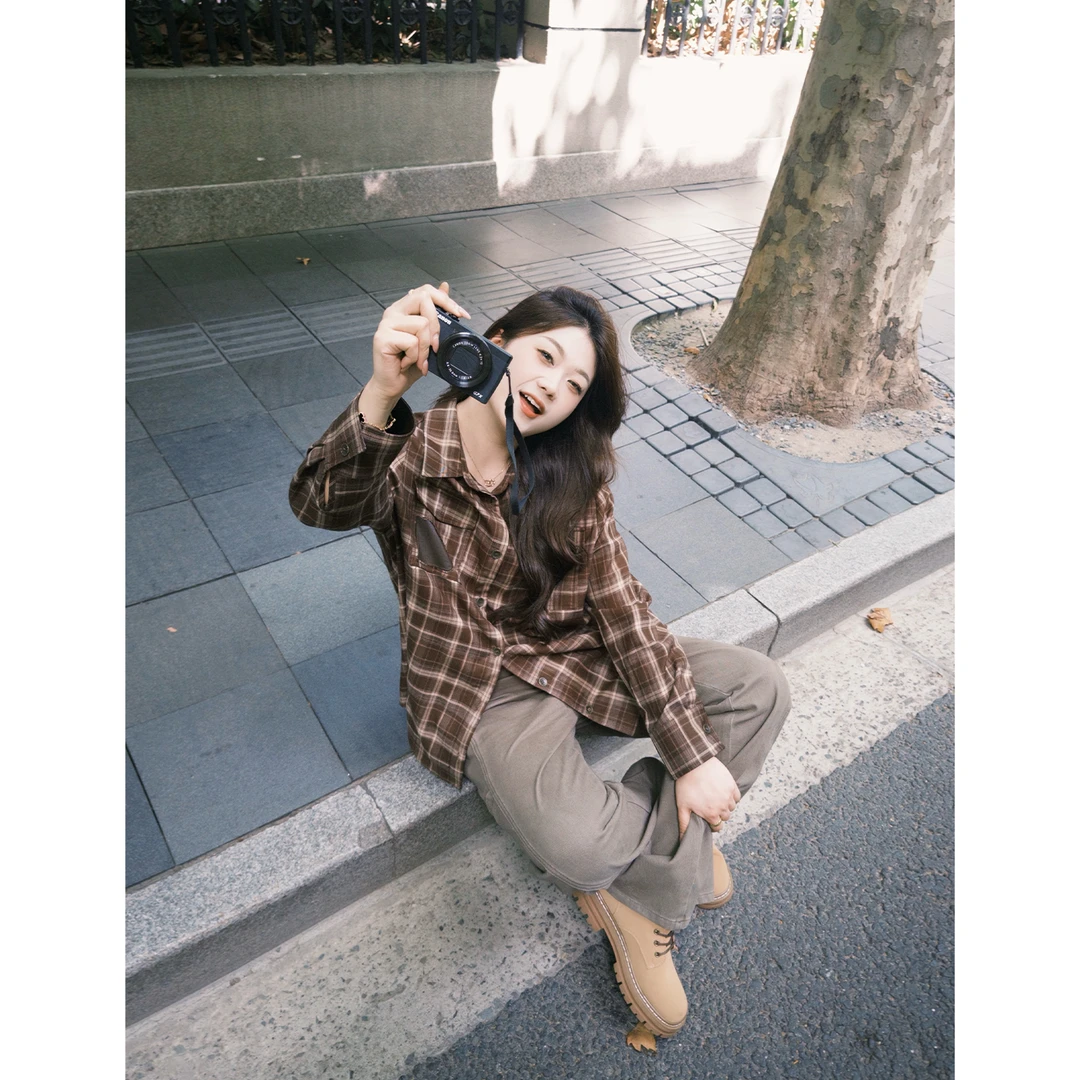 裂渡宣宣【胶片定格】微胖大码女秋时尚撞色拼皮格纹衬衫ZY507A62