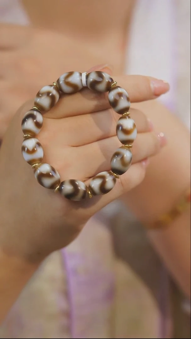 【闪购商品】玛瑙/玉髓手串未镶嵌多样性发其一