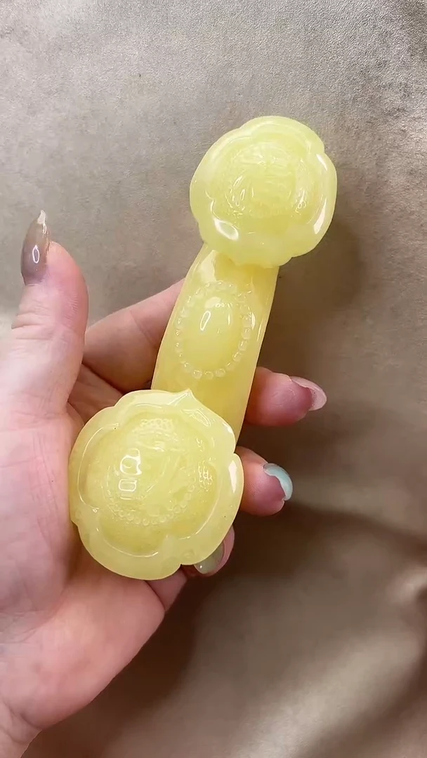 未镶嵌颈饰琥珀吊坠