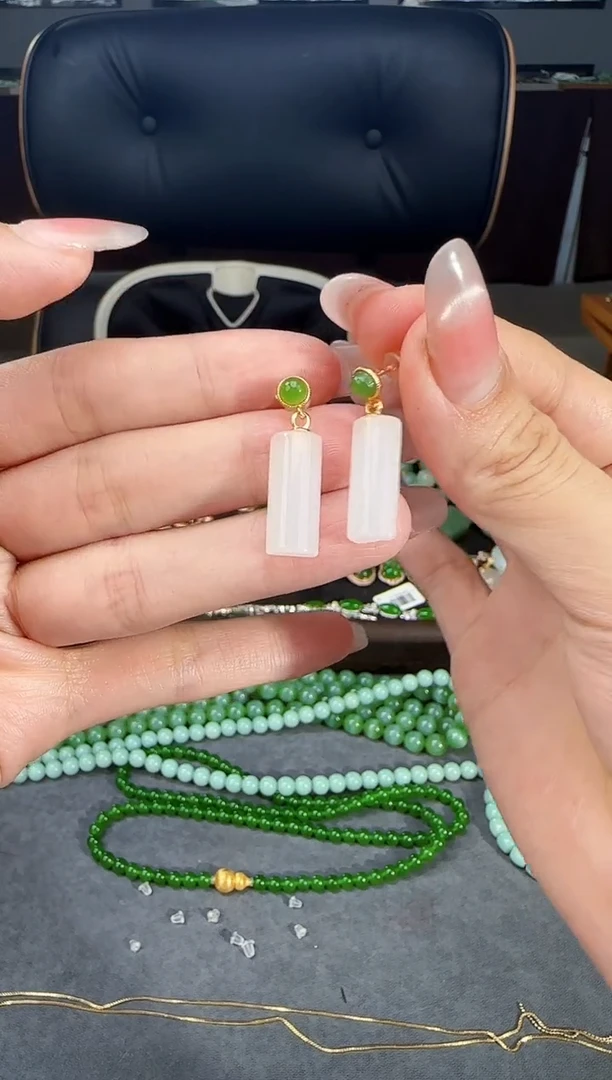 银S925镶嵌和田玉耳饰1