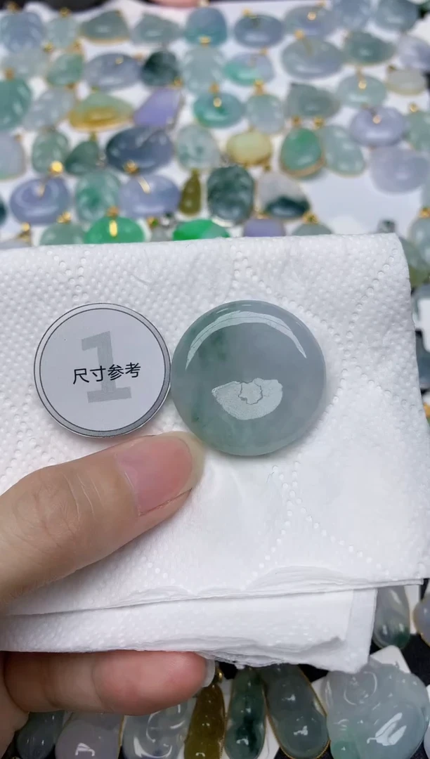翡翠未镶嵌颈饰天然A货翡翠