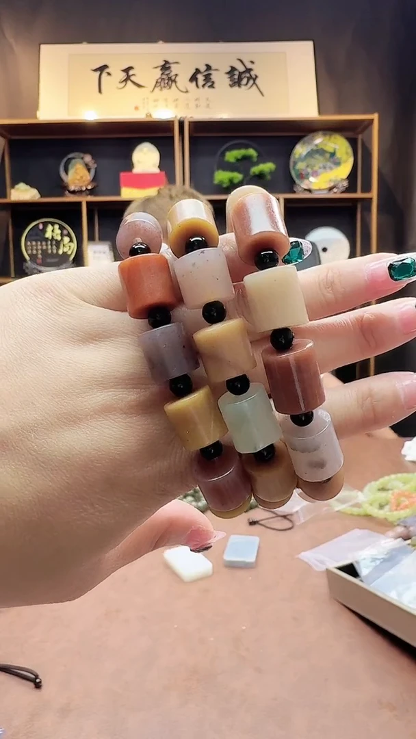 未镶嵌蛇纹石玉手链1