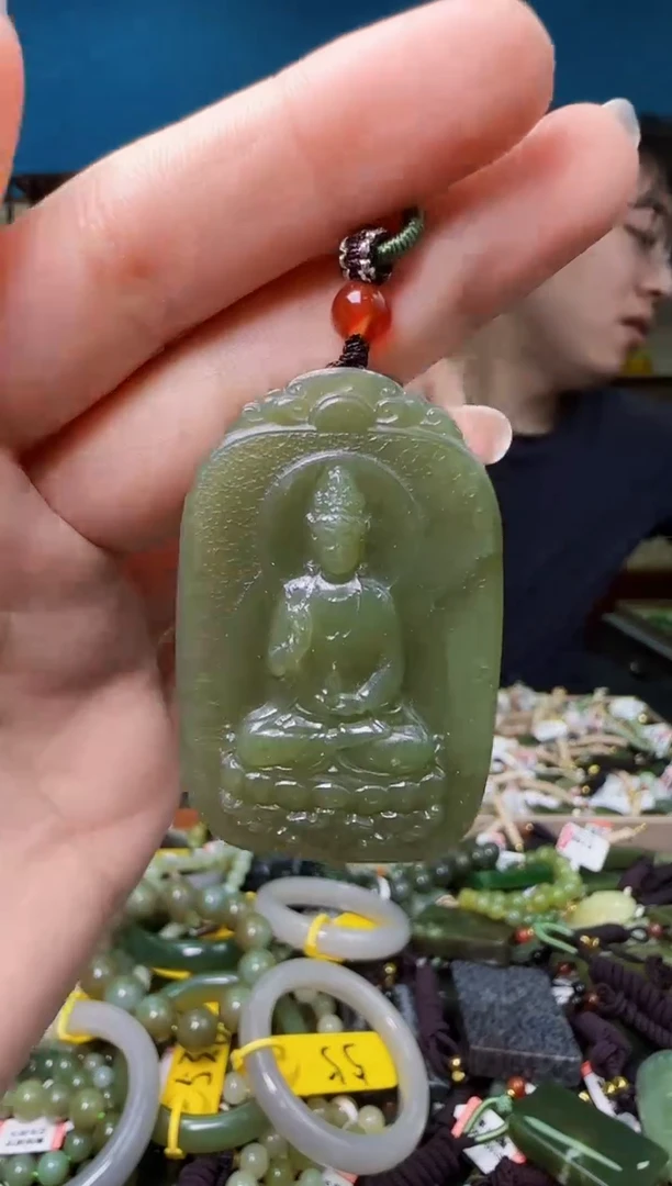 颈饰未镶嵌和田玉1