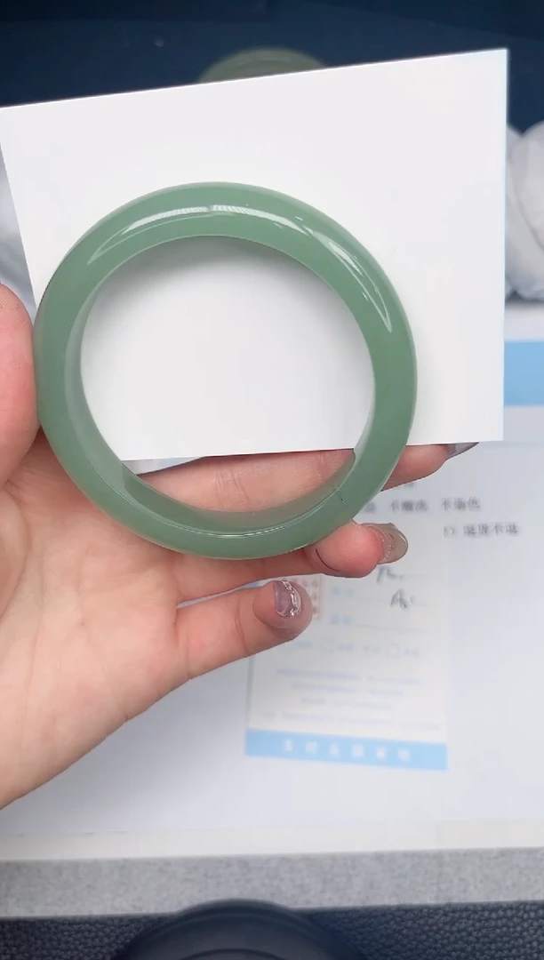 石英质玉手镯未镶嵌78-58