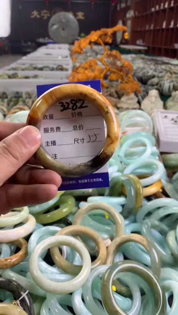 蛇纹石玉未镶嵌手镯3282