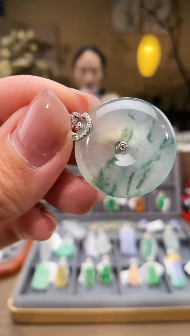 翡翠18K金镶嵌吊坠(不含链)平安扣