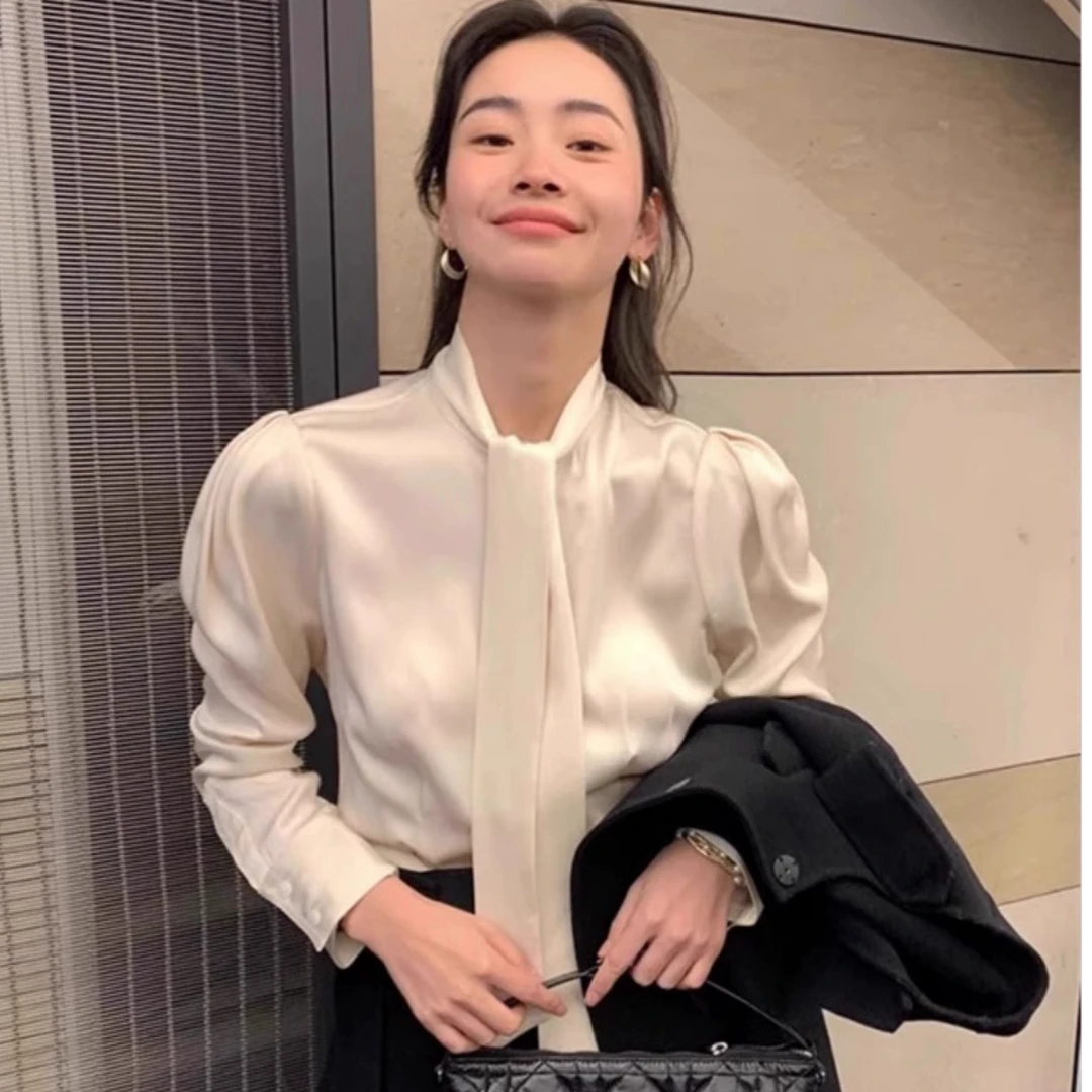 气质轻熟风轻熟风飘带衬衫时髦洋气高级感长袖衬衣通勤百搭上衣女