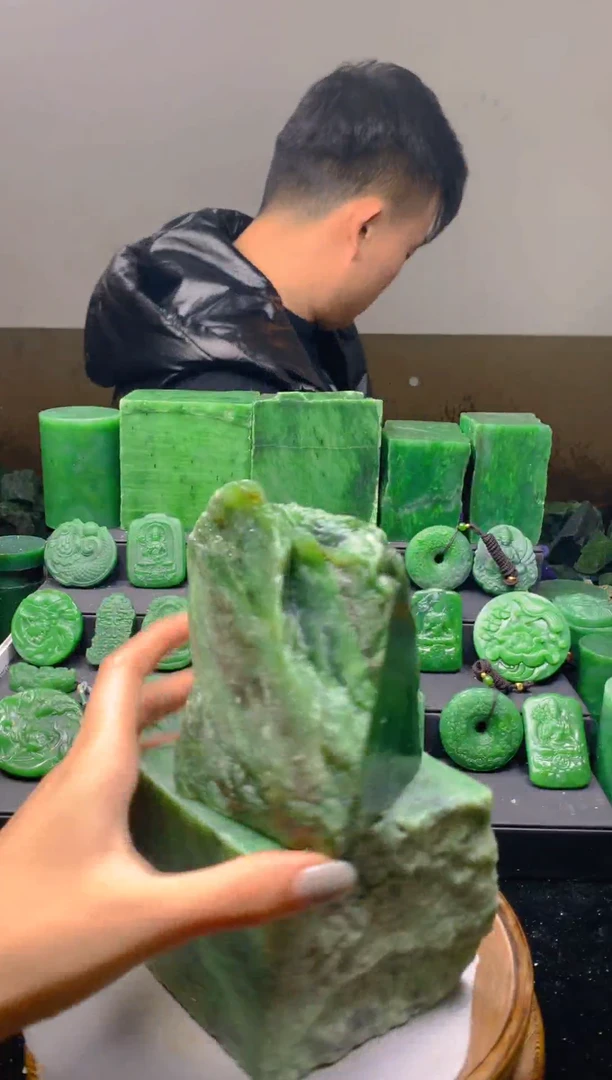 未镶嵌和田玉珠宝半成品1