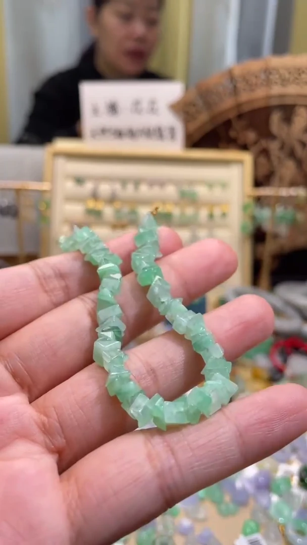 颈饰未镶嵌翡翠手串