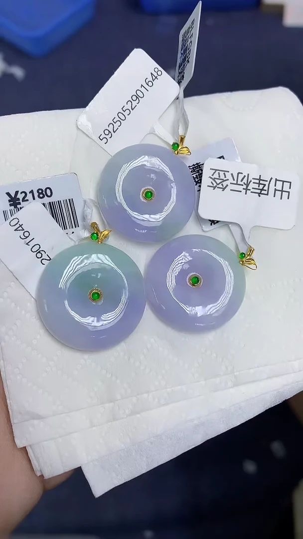 翡翠18K金镶嵌颈饰天然缅甸翡翠A货多样性发其一