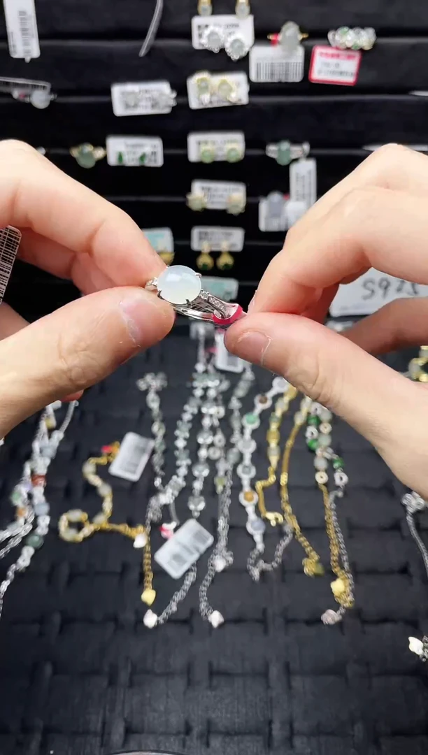 颈饰未镶嵌翡翠我