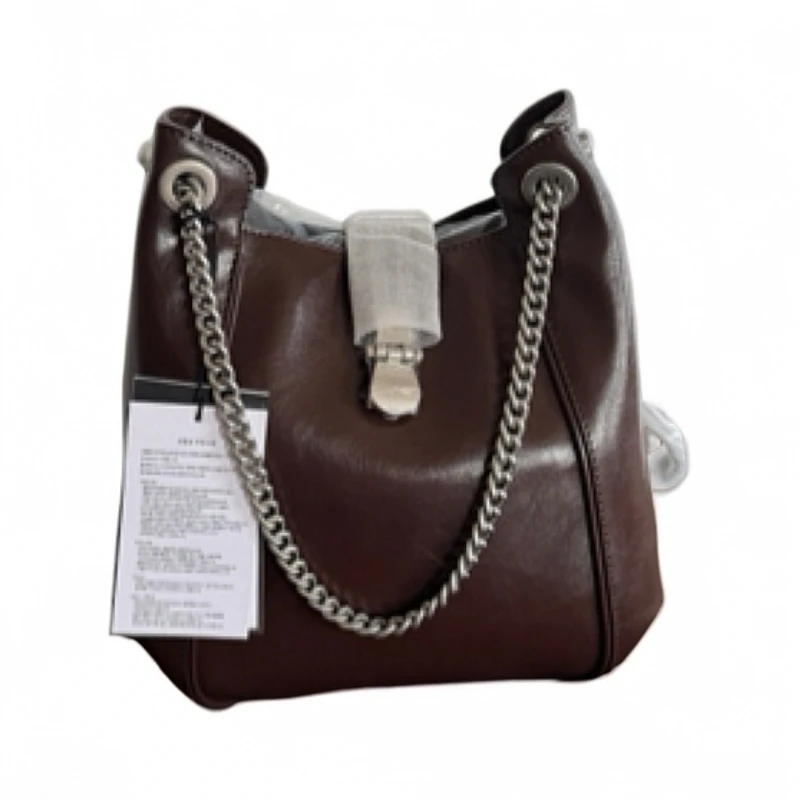 斜挎包经典单肩包黑色休闲复古单根纯色锁扣肩包女士水桶包